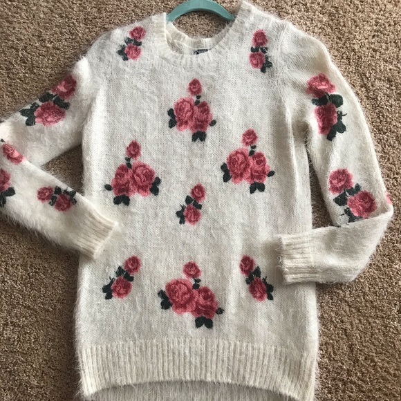 Forever 21 Sweaters - Gorgeous soft rose sweater